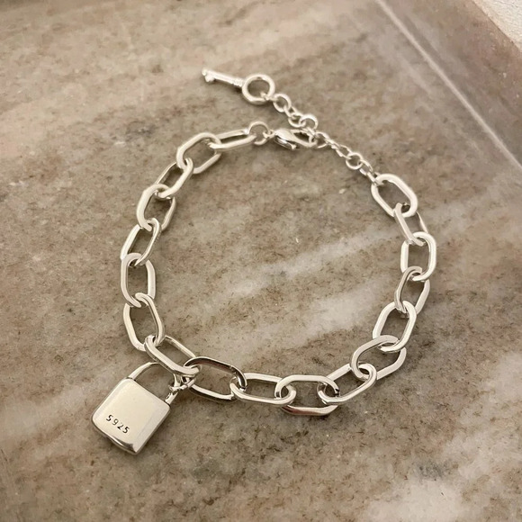 925 Sterling Silver Lock Bracelet Padlock Bracelet Lock & Key Bracelet - Picture 7 of 7